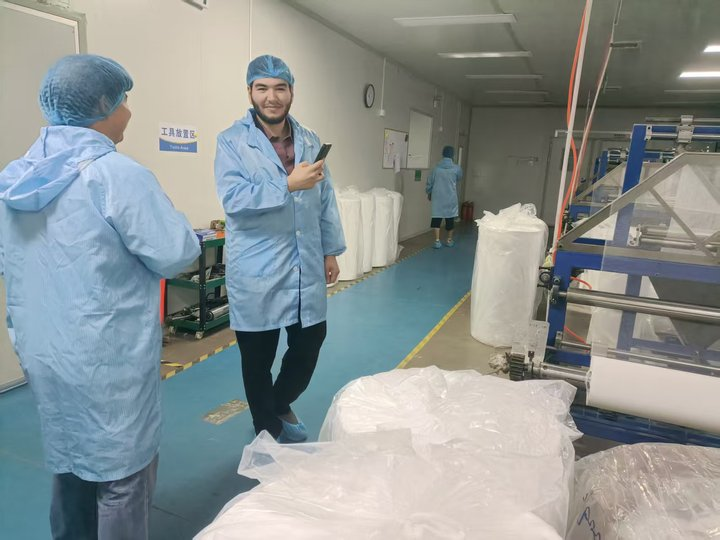 Інспекція новин-факторних факторів зовнішньої торгівлі клієнтами Близького Сходу